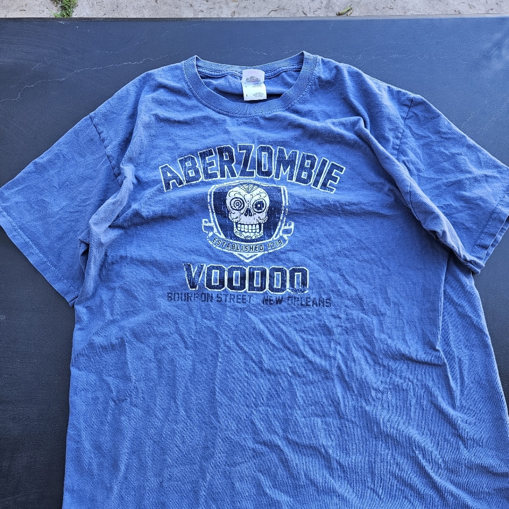 Aberzombie Voodoo Bourbon Street New Orleans Vintage Fruit of The Loom Tee